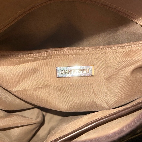 Giani Bernini Signature Stripe Handbag - Picture 2 of 2